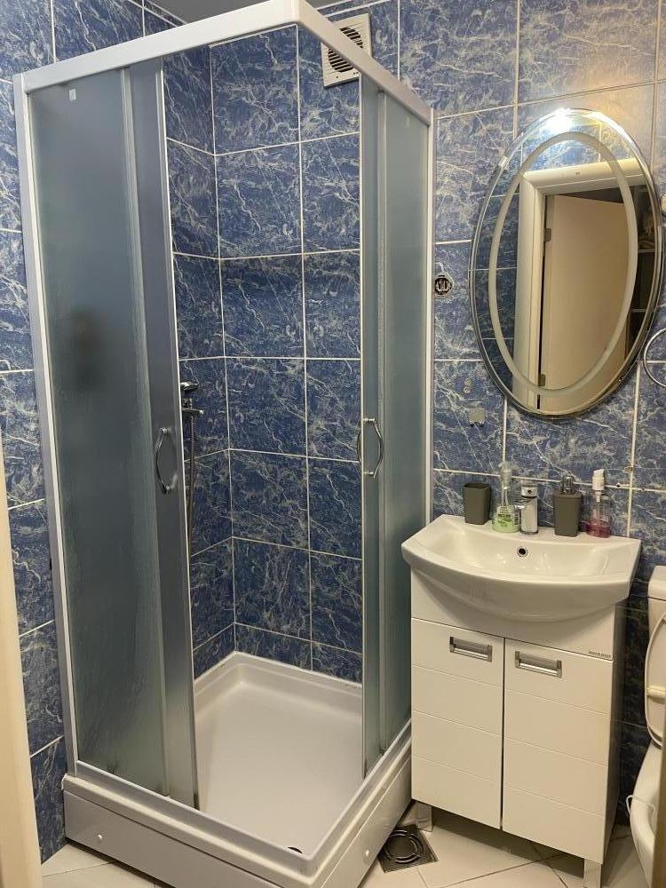 Stan na prodaju u Beogradu, Voždovac, trosoban, 61m2, cena 168000 evra