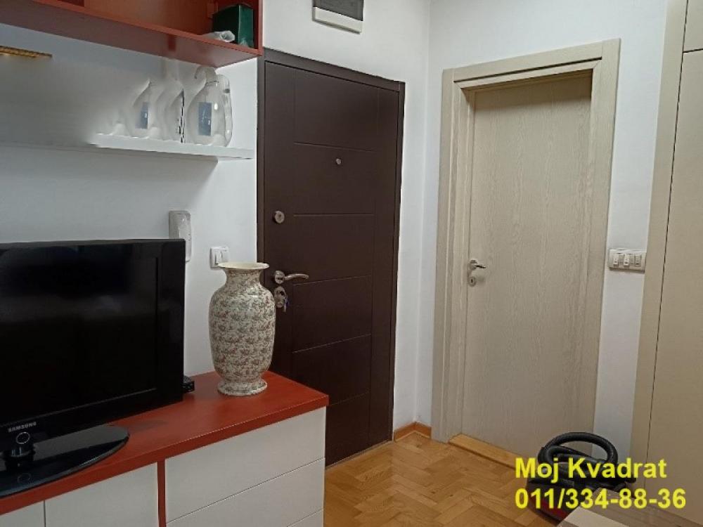 Stan na prodaju u Beogradu, Žarkovo, jednoiposoban, 39m2, cena 120000 evra