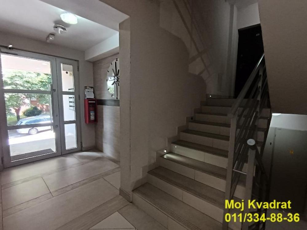 Stan na prodaju u Beogradu, Žarkovo, jednoiposoban, 39m2, cena 120000 evra