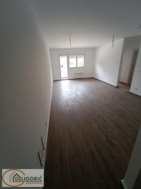 Stan na prodaju u Beogradu, Grocka, trosoban, 66m2, cena 110000 evra