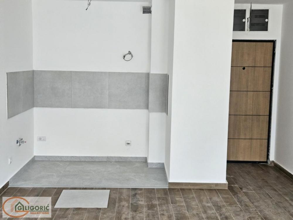 Stan na prodaju u Beogradu, Grocka, trosoban, 66m2, cena 110000 evra