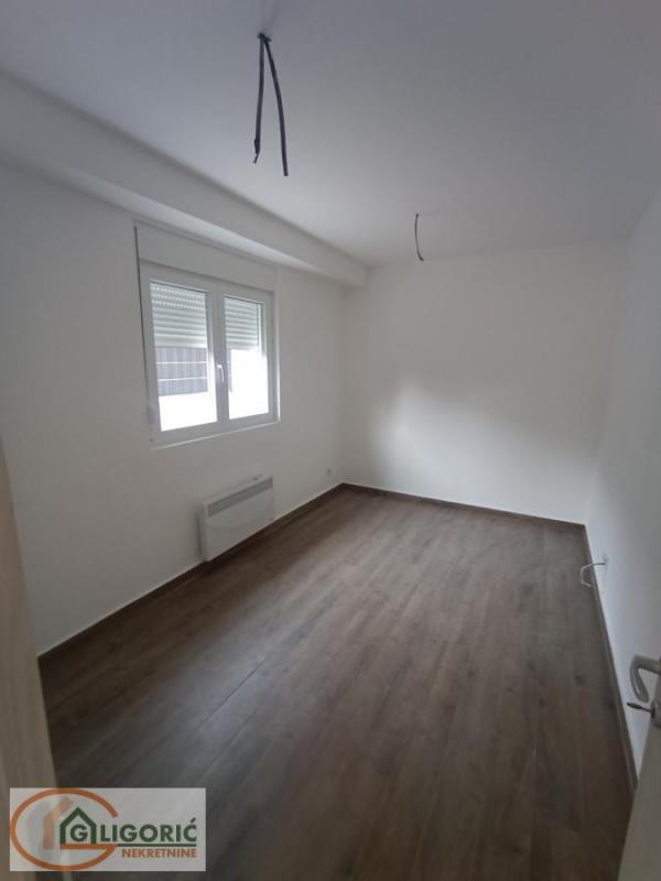 Stan na prodaju u Beogradu, Grocka, trosoban, 66m2, cena 110000 evra
