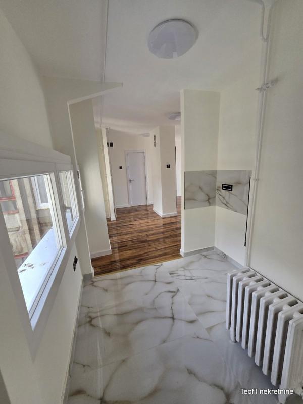 Stan na prodaju u Beogradu, Novi Beograd blok 23, trosoban, 75m2, cena 264900 evra