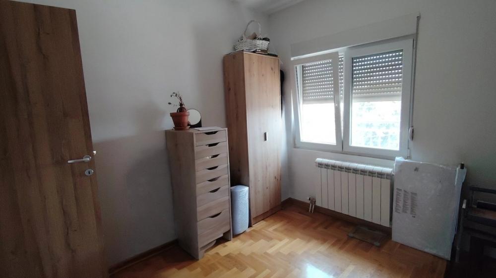 Stan na prodaju u Beogradu, Ledine, trosoban, 69m2, cena 162000 evra