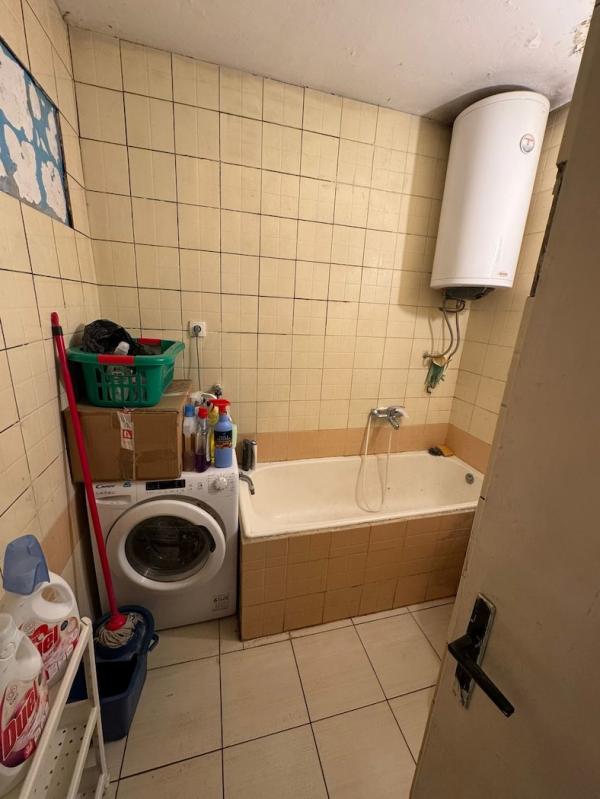Stan na prodaju u Beogradu, Novi Beograd blok 33 (Genex kula), troiposoban, 77m2, cena 218000 evra