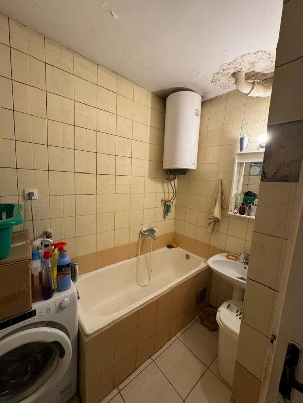 Stan na prodaju u Beogradu, Novi Beograd blok 33 (Genex kula), troiposoban, 77m2, cena 218000 evra