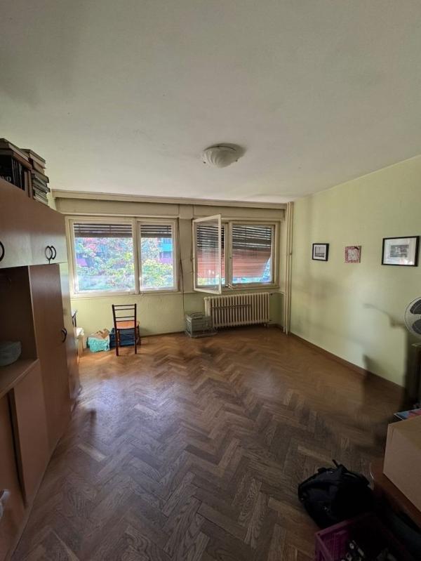Stan na prodaju u Beogradu, Novi Beograd blok 33 (Genex kula), troiposoban, 77m2, cena 218000 evra