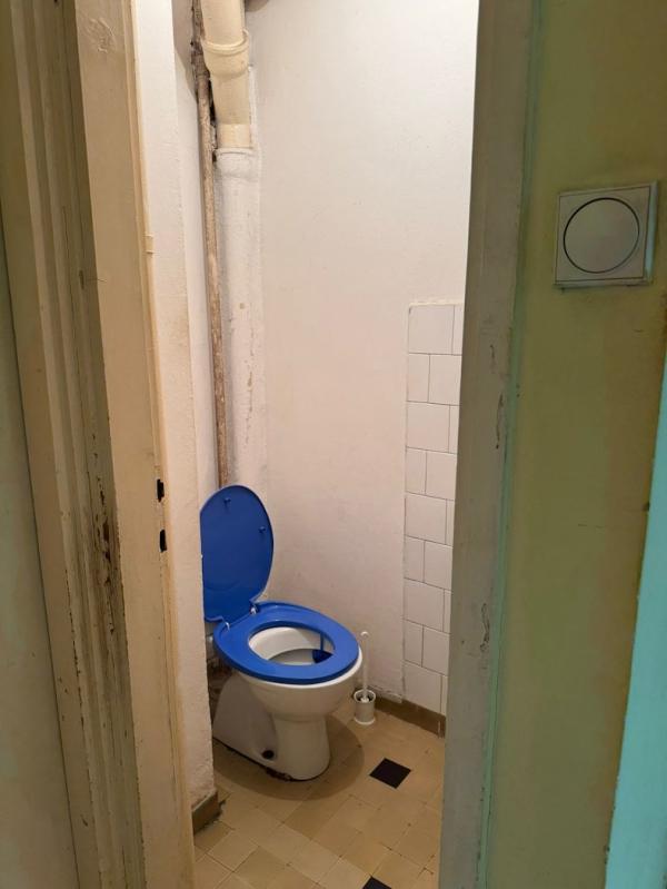 Stan na prodaju u Beogradu, Novi Beograd blok 33 (Genex kula), troiposoban, 77m2, cena 218000 evra