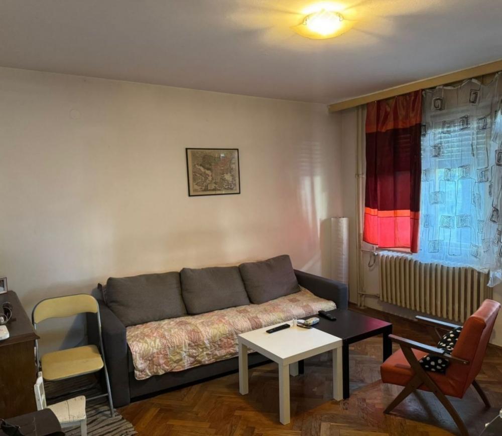 Stan na prodaju u Beogradu, Novi Beograd blok 33 (Genex kula), troiposoban, 77m2, cena 218000 evra