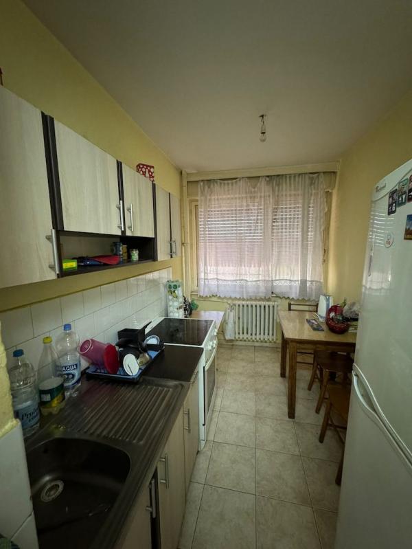 Stan na prodaju u Beogradu, Novi Beograd blok 33 (Genex kula), troiposoban, 77m2, cena 218000 evra