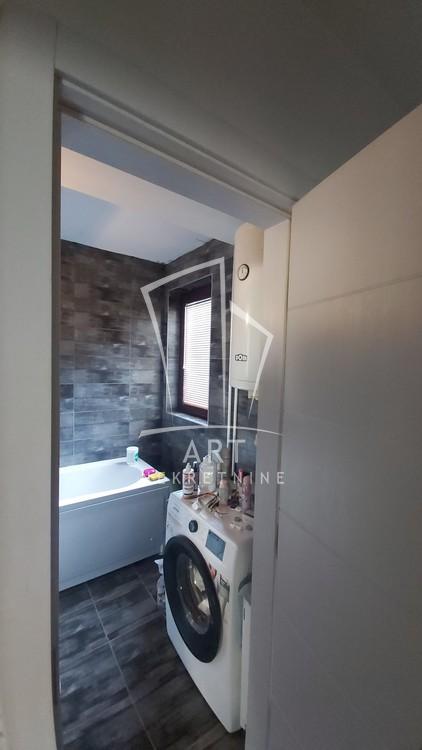 Stan na prodaju u Beogradu, Novi Beograd, dvoiposoban, 81m2, cena 205000 evra