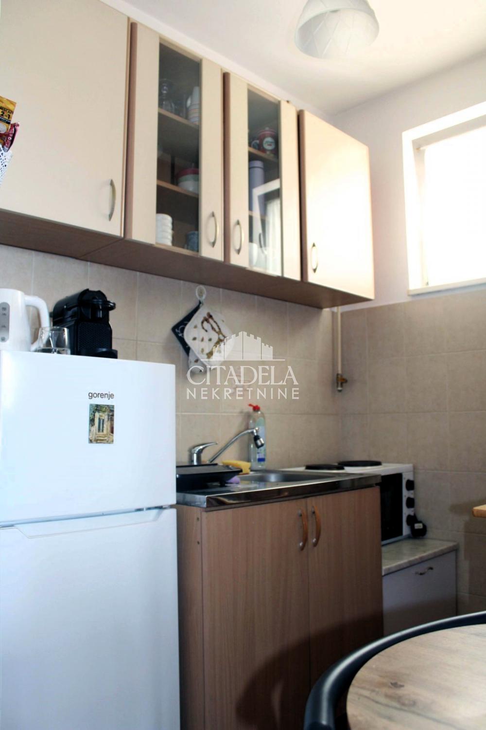 Stan na prodaju u Beogradu, Karaburma, jednosoban, 26m2, cena 73000 evra