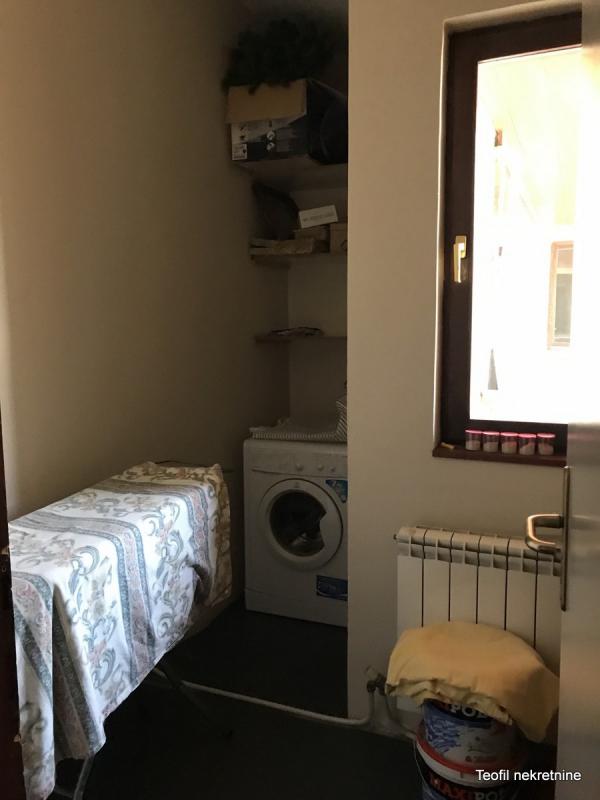 Stan na prodaju u Beogradu, Zemun Kej, cetvorosoban, 135m2, cena 430000 evra