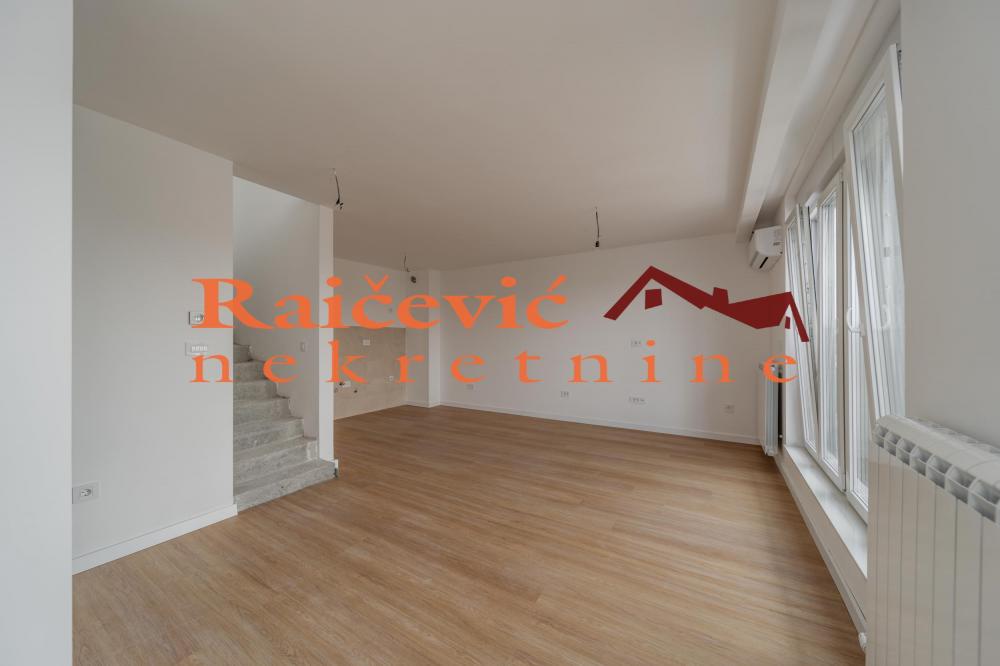 Stan na prodaju u Beogradu, Dušanovac, cetvorosoban, 124m2, cena 284000 evra