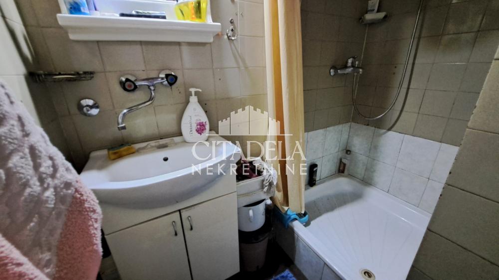 Stan na prodaju u Beogradu, Novi Beograd, jednoiposoban, 37m2, cena 135000 evra