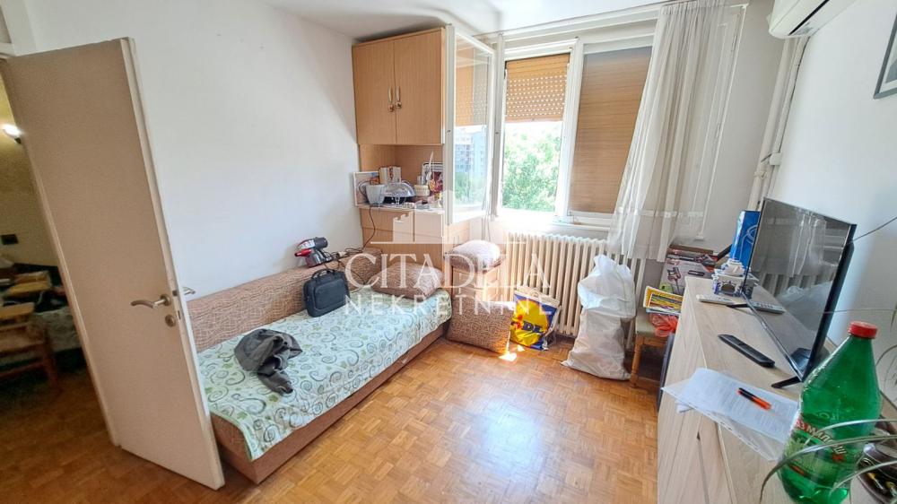 Stan na prodaju u Beogradu, Novi Beograd, jednoiposoban, 37m2, cena 135000 evra