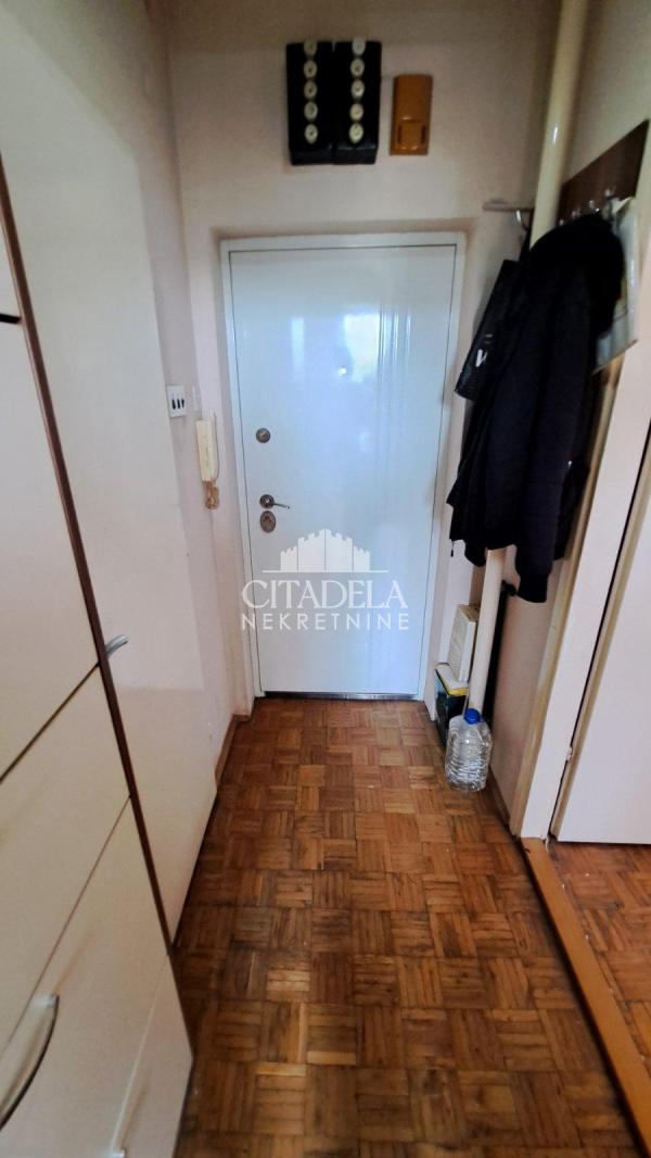 Stan na prodaju u Beogradu, Novi Beograd, jednoiposoban, 37m2, cena 135000 evra