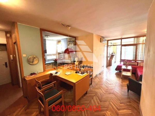 Stan na prodaju u Beogradu, Bulevar despota Stefana, troiposoban, 71m2, cena 240000 evra