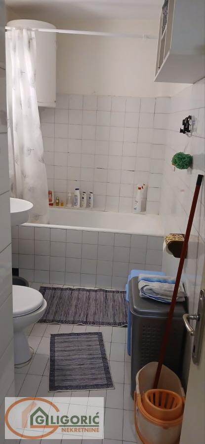 Stan na prodaju u Beogradu, Novi Beograd blok 63, jednoiposoban, 40m2, cena 142000 evra