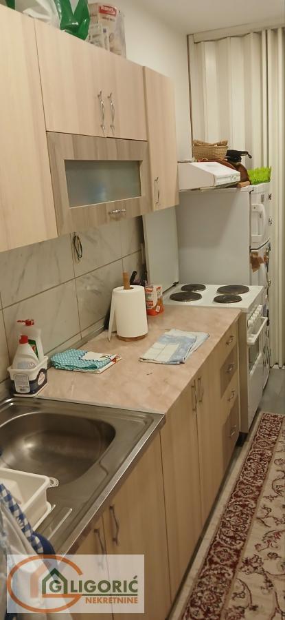 Stan na prodaju u Beogradu, Novi Beograd blok 63, jednoiposoban, 40m2, cena 142000 evra