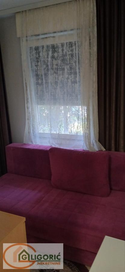 Stan na prodaju u Beogradu, Novi Beograd blok 63, jednoiposoban, 40m2, cena 142000 evra