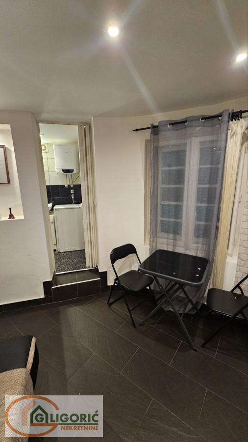 Stan na prodaju u Beogradu, Skadarlija, jednoiposoban, 35m2, cena 93000 evra