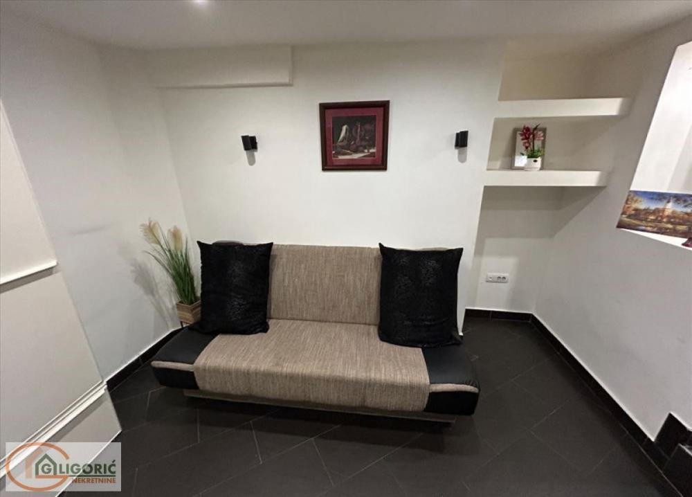 Stan na prodaju u Beogradu, Skadarlija, jednoiposoban, 35m2, cena 93000 evra