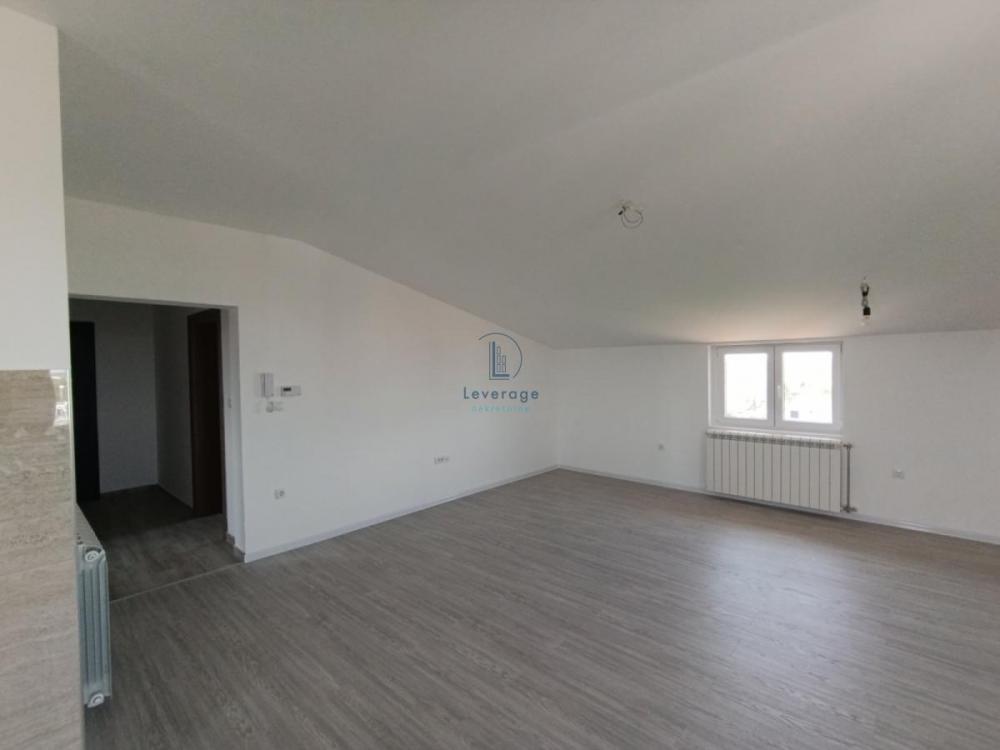 Stan na prodaju u Beogradu, dvoiposoban, 79m2, cena 96469 evra
