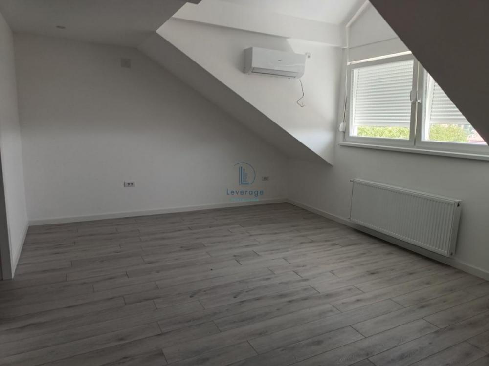 Stan na prodaju u Beogradu, trosoban, 86m2, cena 90909 evra