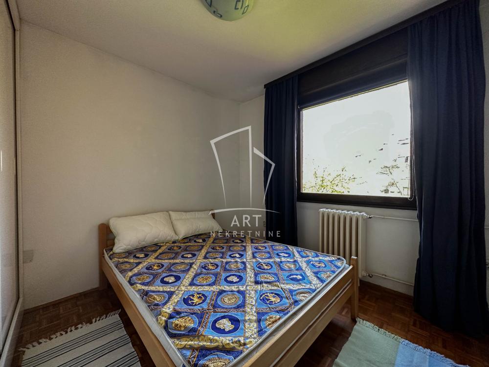 Stan na prodaju u Beogradu, Banovo brdo, dvoiposoban, 54m2, cena 158800 evra