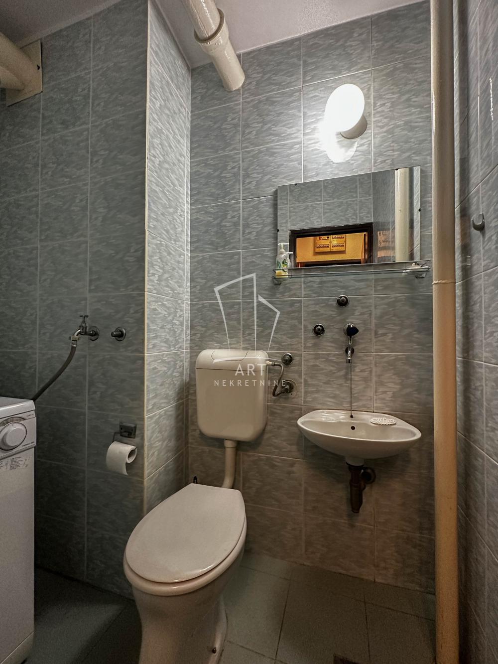 Stan na prodaju u Beogradu, Banovo brdo, dvoiposoban, 54m2, cena 158800 evra