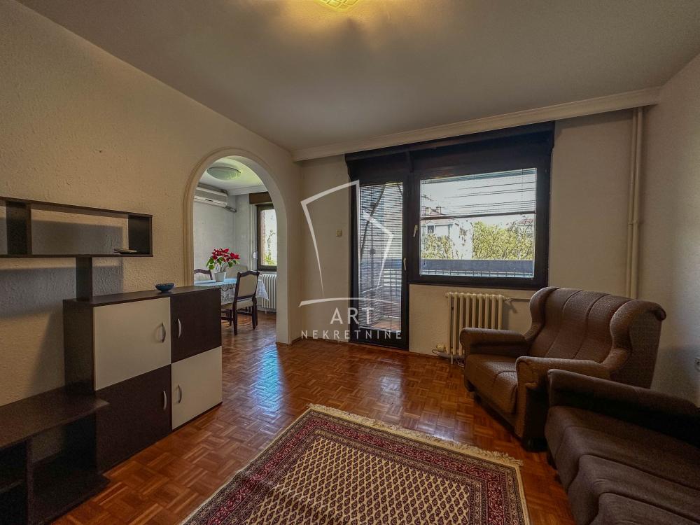 Stan na prodaju u Beogradu, Banovo brdo, dvoiposoban, 54m2, cena 158800 evra