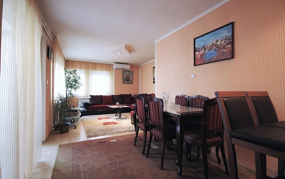 Stan na prodaju u Beogradu, Zemun, cetvorosoban, 125m2, cena 225000 evra