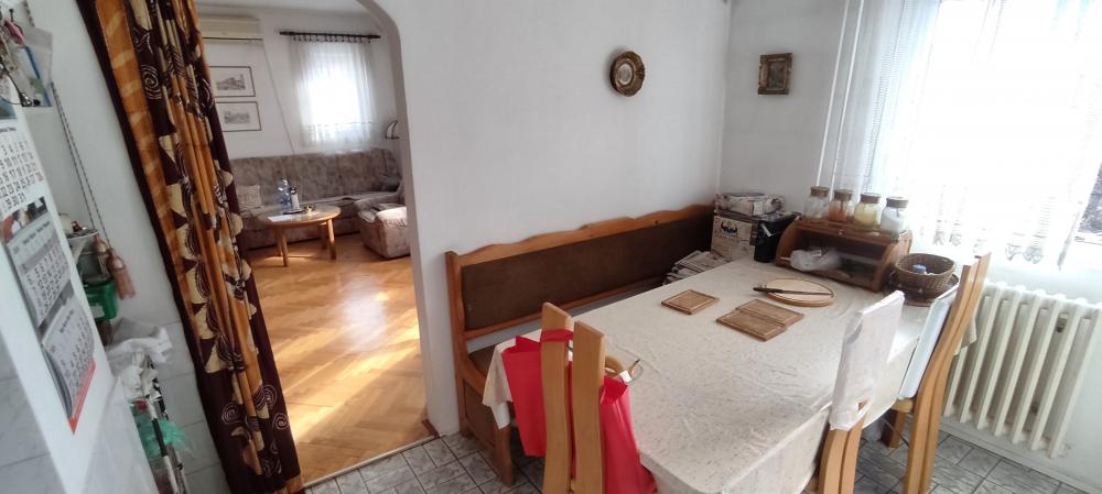 Stan na prodaju u Beogradu, Banovo brdo, 125m2, cena 250000 evra