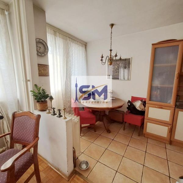 Stan na prodaju u Beogradu, Novi Beograd blok 21 (10. gimnazija), trosoban, 77m2, cena 280000 evra