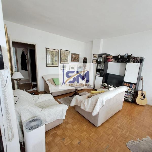 Stan na prodaju u Beogradu, Novi Beograd blok 21 (10. gimnazija), trosoban, 77m2, cena 280000 evra