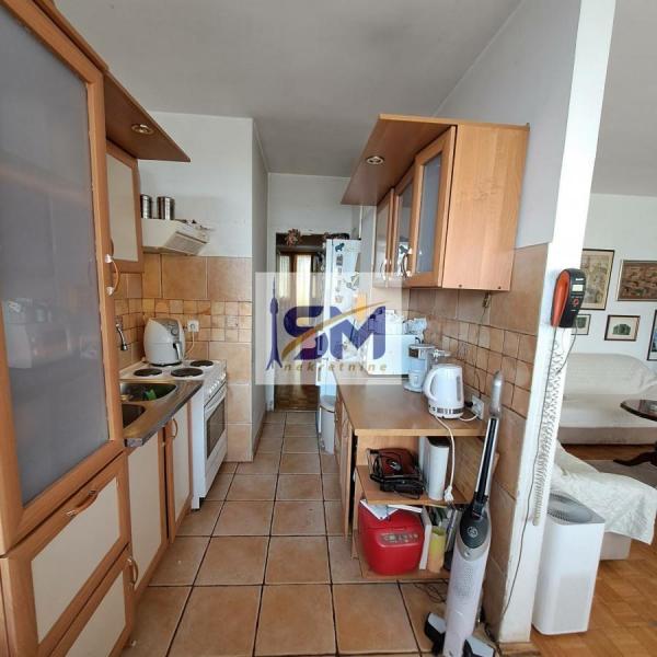 Stan na prodaju u Beogradu, Novi Beograd blok 21 (10. gimnazija), trosoban, 77m2, cena 280000 evra