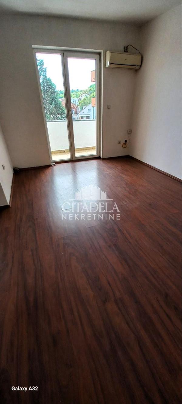Stan na prodaju u Beogradu, Vidikovac, jednoiposoban, 39m2, cena 92000 evra