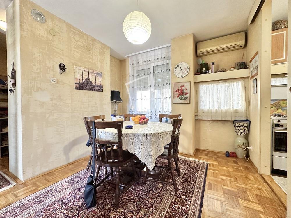 Stan na prodaju u Beogradu, Novi Beograd, troiposoban, 74m2, cena 269000 evra