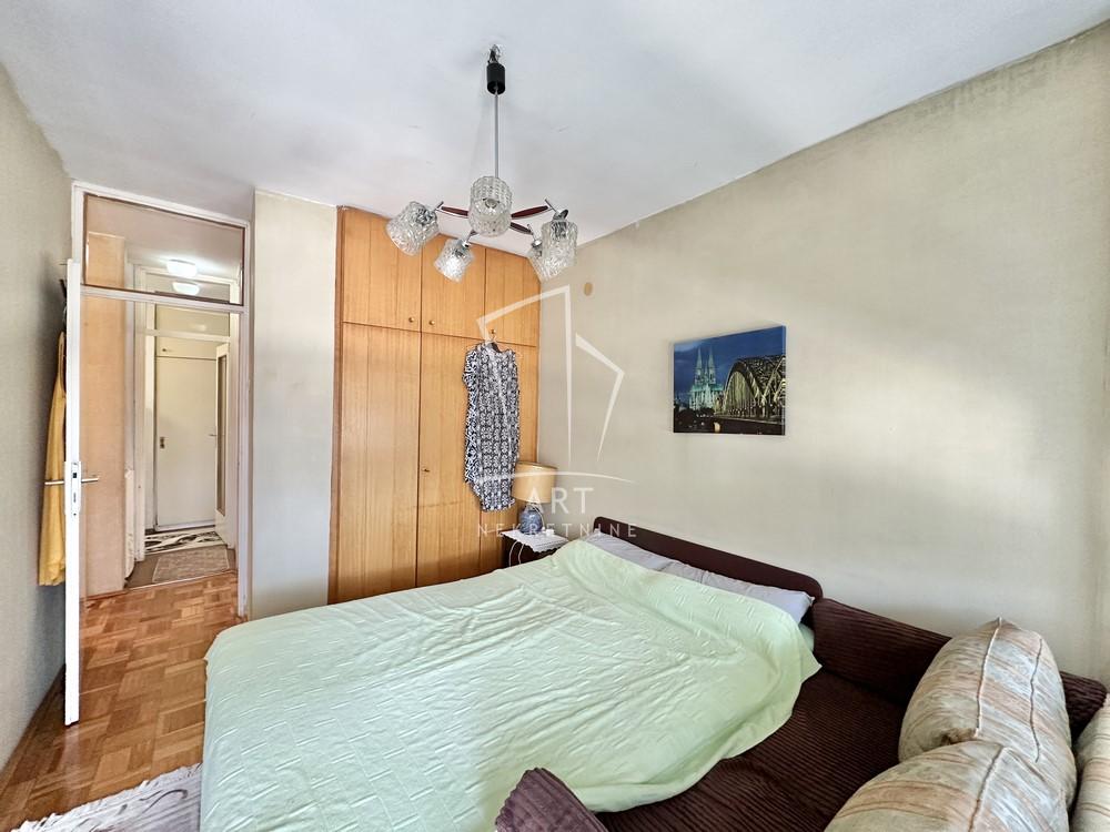 Stan na prodaju u Beogradu, Novi Beograd, troiposoban, 74m2, cena 269000 evra