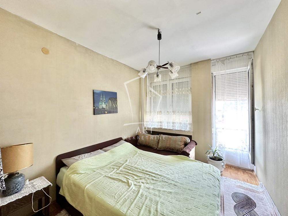 Stan na prodaju u Beogradu, Novi Beograd, troiposoban, 74m2, cena 269000 evra