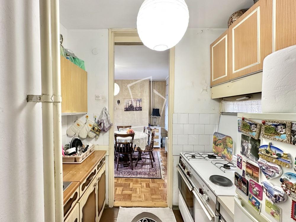 Stan na prodaju u Beogradu, Novi Beograd, troiposoban, 74m2, cena 269000 evra