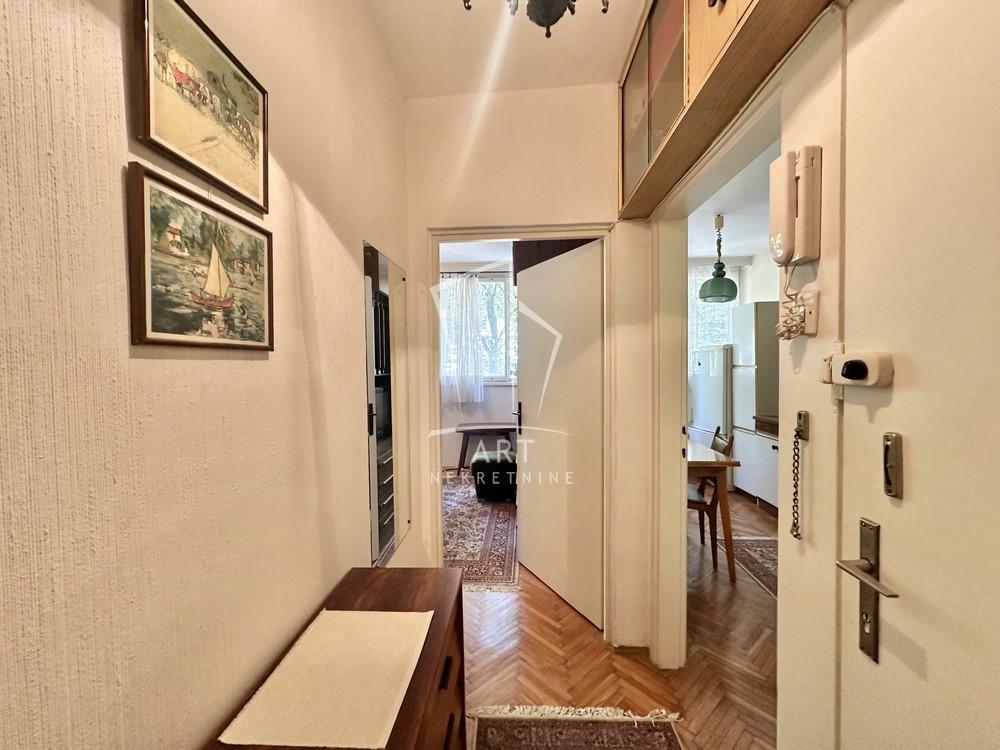 Stan na prodaju u Beogradu, Braće Jerković, jednosoban, 32m2, cena 98000 evra