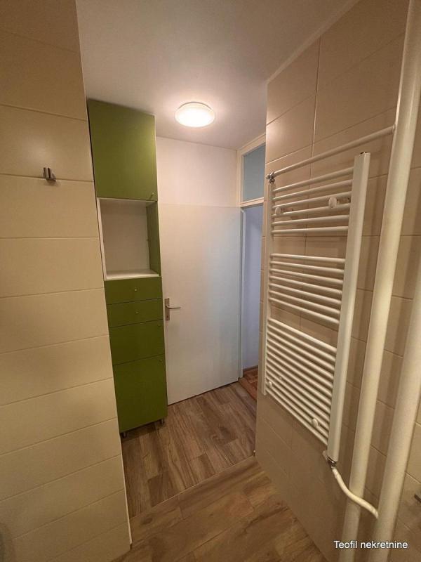 Stan na prodaju u Beogradu, Novi Beograd blok 29, jednoiposoban, 45m2, cena 173000 evra