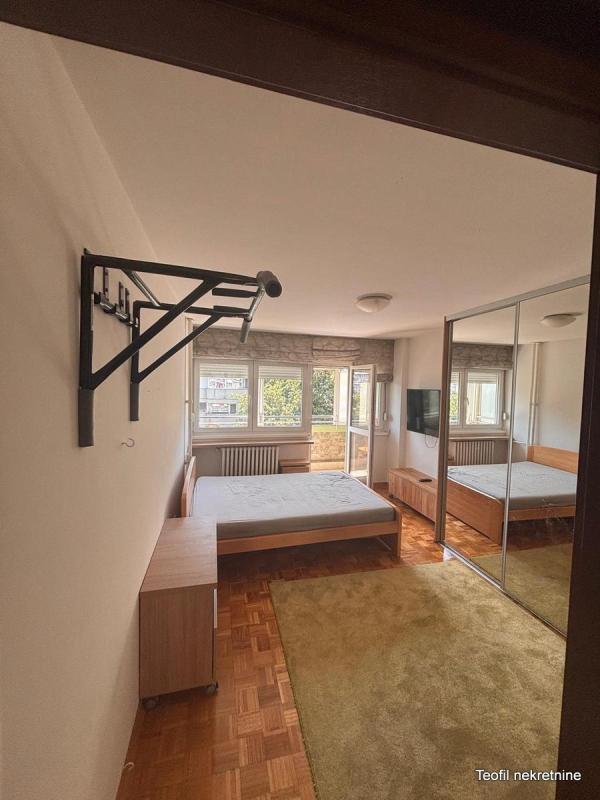 Stan na prodaju u Beogradu, Novi Beograd blok 29, jednoiposoban, 45m2, cena 173000 evra