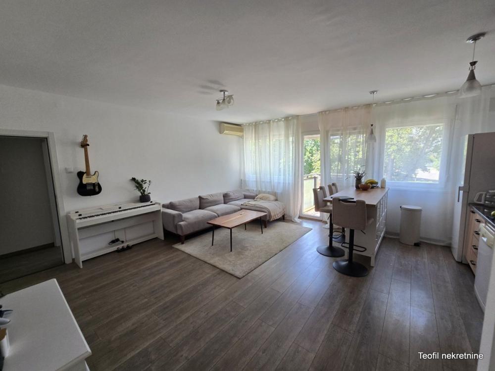 Stan na prodaju u Beogradu, Novi Beograd blok 11 (Hotel Jugoslavija), dvosoban, 48m2, cena 190000 evra