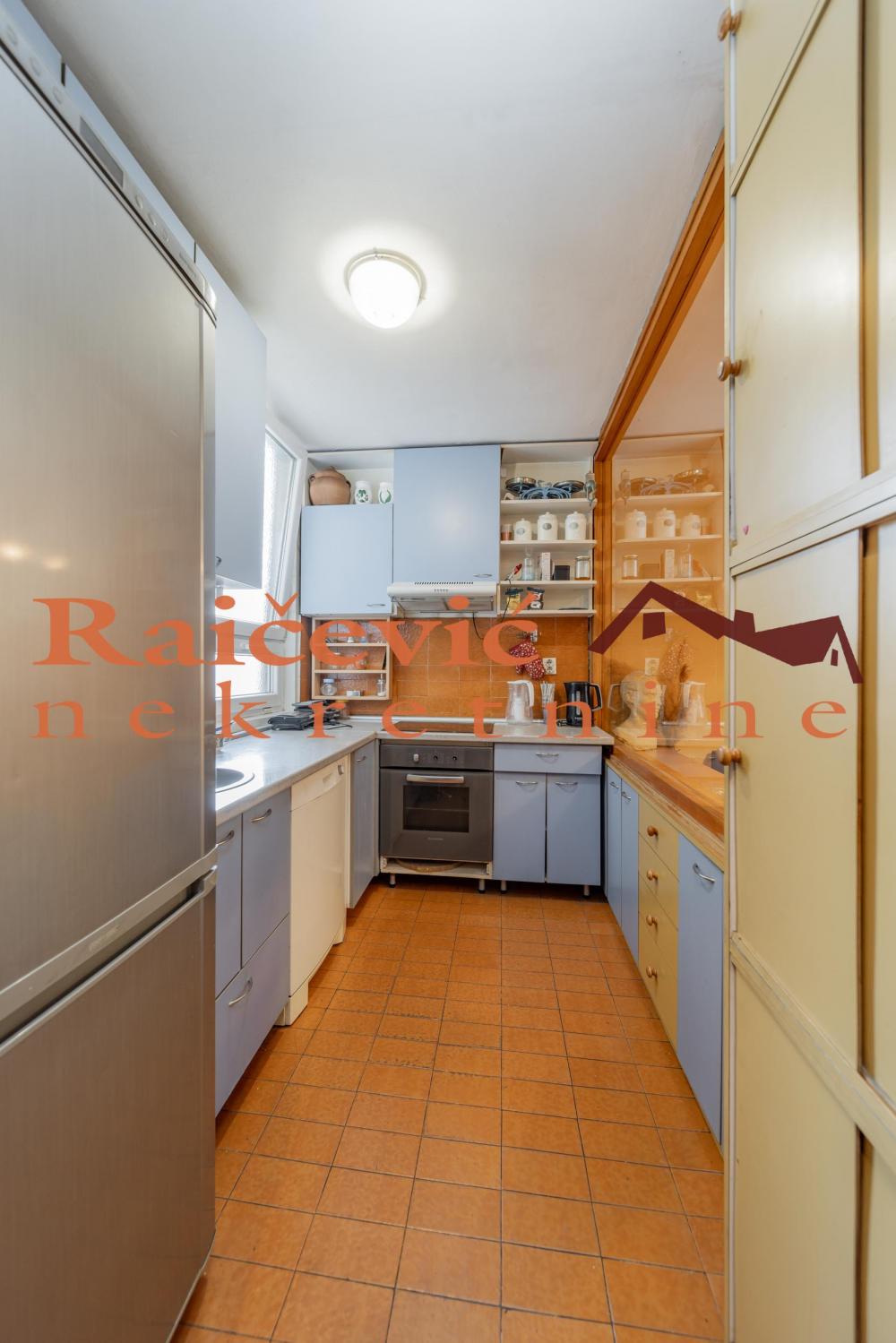Stan na prodaju u Beogradu, Beograd (centar), troiposoban, 71m2, cena 240000 evra