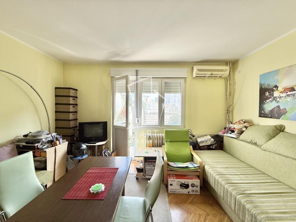 Stan na prodaju u Beogradu, Autokomanda, jednosoban, 28m2, cena 114000 evra