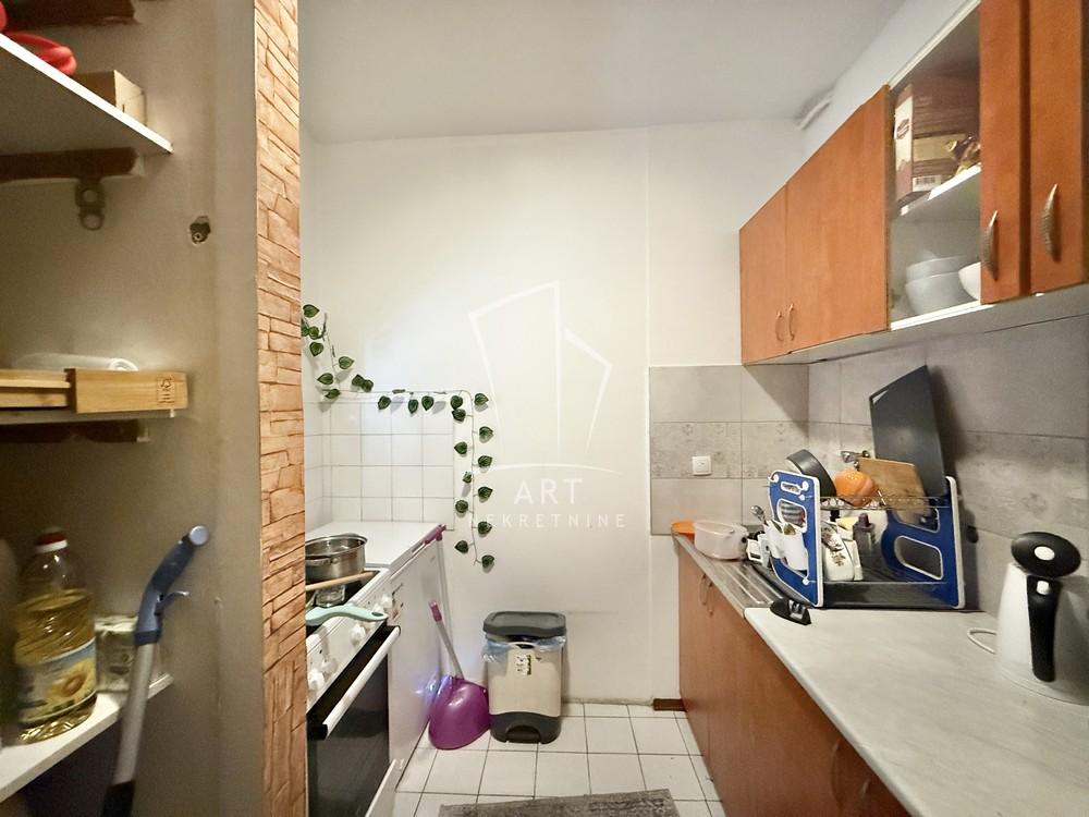 Stan na prodaju u Beogradu, Čukarica, jednoiposoban, 44m2, cena 149000 evra