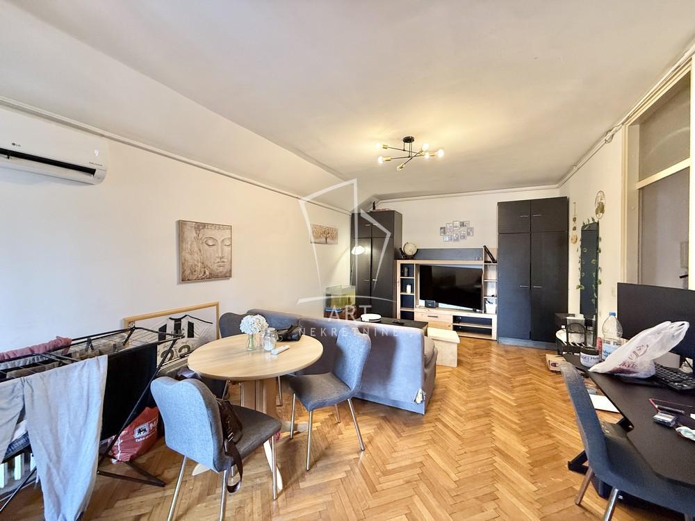 Stan na prodaju u Beogradu, Čukarica, jednoiposoban, 44m2, cena 149000 evra